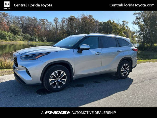2023 Toyota Highlander XLE FWD photo