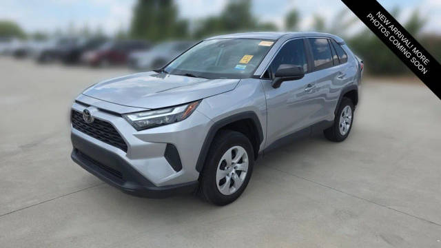 2023 Toyota RAV4 LE FWD photo