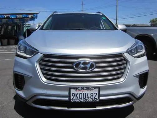 2017 Hyundai Santa Fe SE FWD photo