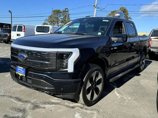 2023 Ford F-150 Lightning Platinum AWD photo
