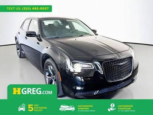 2023 Chrysler 300 Touring RWD photo