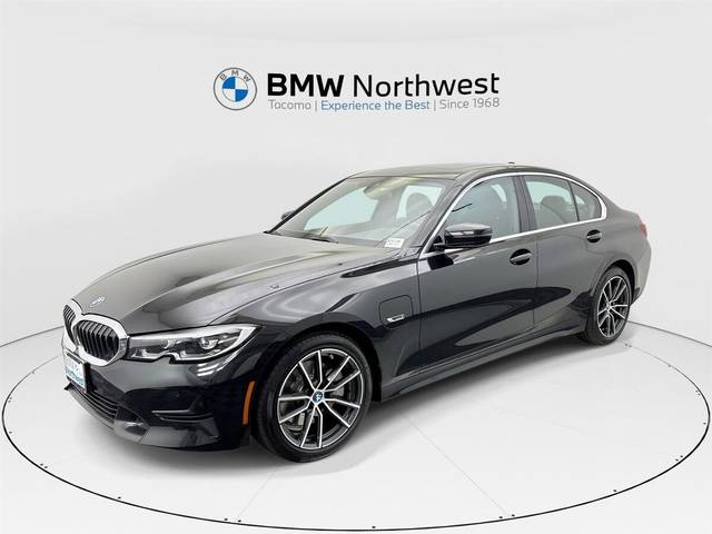 2022 BMW 3 Series 330e RWD photo