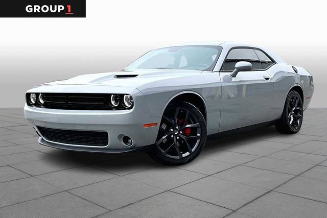 2022 Dodge Challenger SXT RWD photo