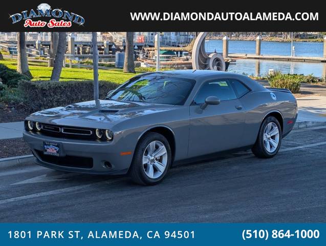 2023 Dodge Challenger SXT RWD photo