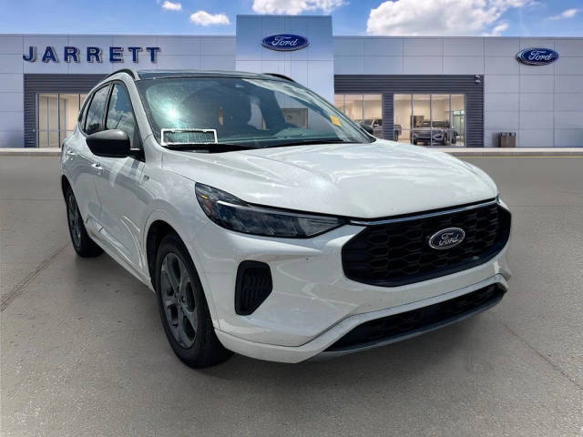 2023 Ford Escape ST-Line FWD photo