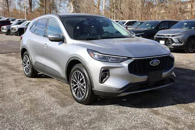 2023 Ford Escape PHEV FWD photo