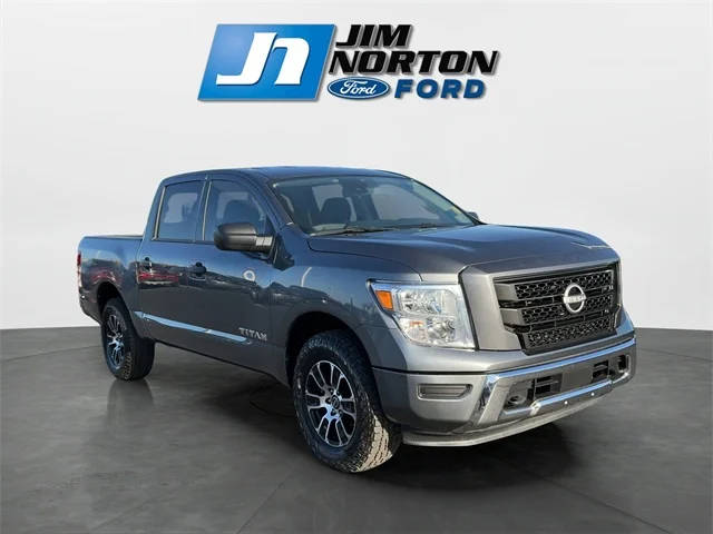 2023 Nissan Titan SV 4WD photo