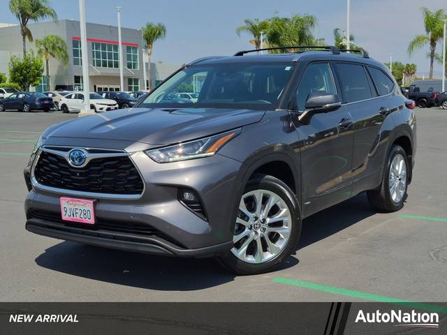 2023 Toyota Highlander Hybrid Limited AWD photo