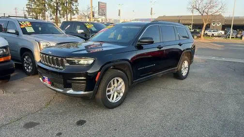 2023 Jeep Grand Cherokee L Laredo 4WD photo