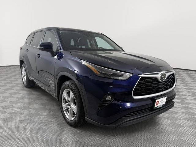 2023 Toyota Highlander LE FWD photo