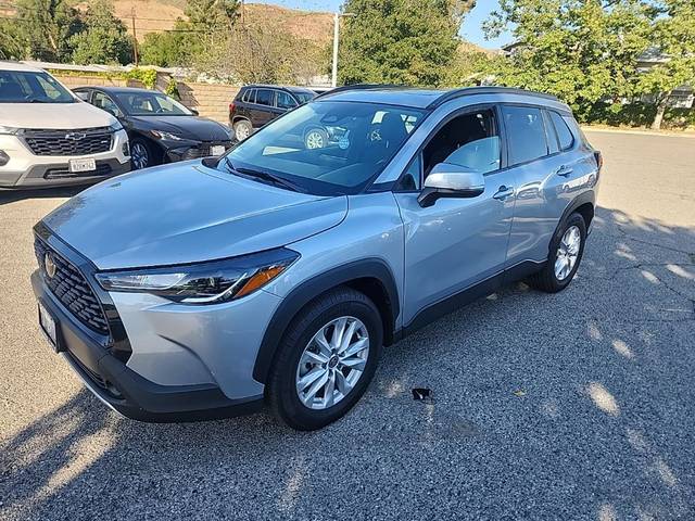 2023 Toyota Corolla Cross LE AWD photo