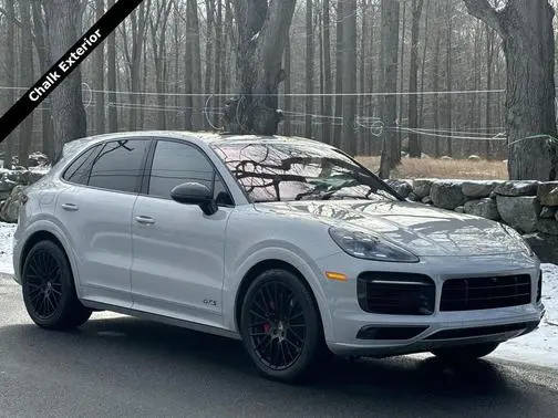 2022 Porsche Cayenne GTS AWD photo