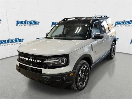 2023 Ford Bronco Sport Outer Banks 4WD photo