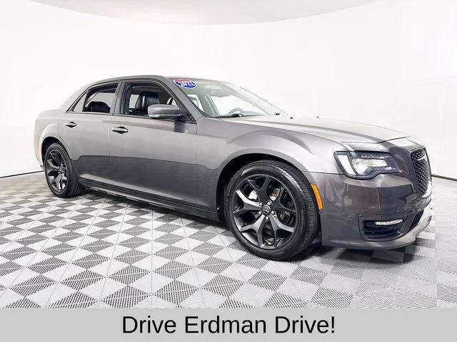 2022 Chrysler 300 Touring L RWD photo