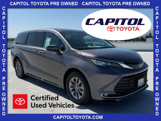 2022 Toyota Sienna XLE FWD photo