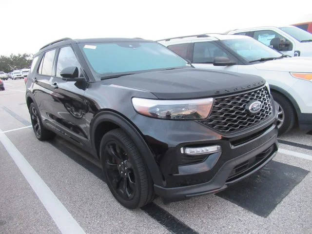 2023 Ford Explorer ST 4WD photo