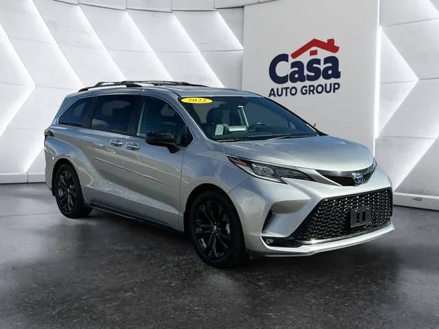2022 Toyota Sienna XSE FWD photo