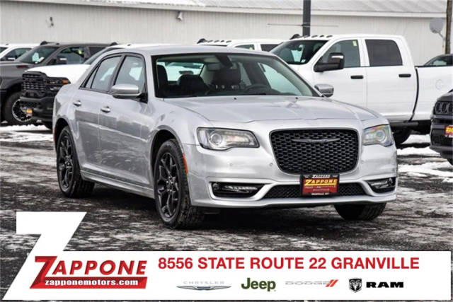 2023 Chrysler 300 Touring L AWD photo