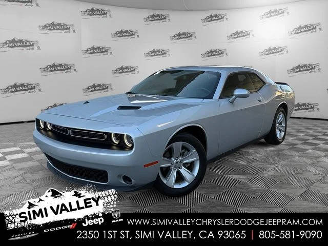 2023 Dodge Challenger SXT RWD photo