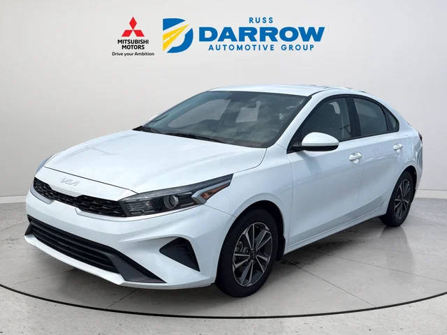 2023 Kia Forte LXS FWD photo