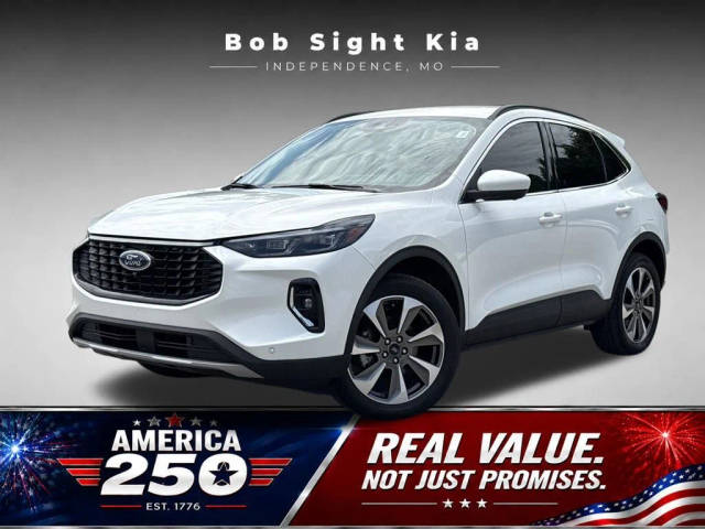 2023 Ford Escape Platinum AWD photo