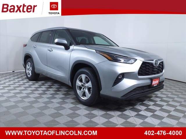 2023 Toyota Highlander LE FWD photo