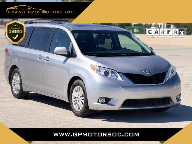 2015 Toyota Sienna XLE FWD photo