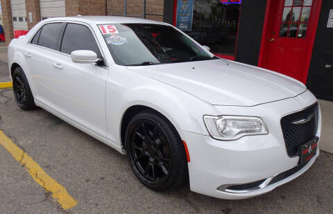 2015 Chrysler 300 Limited RWD photo