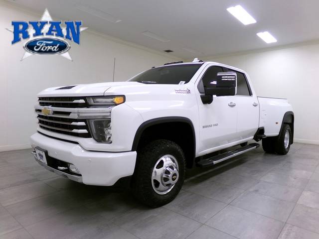 2022 Chevrolet Silverado 3500HD High Country 4WD photo