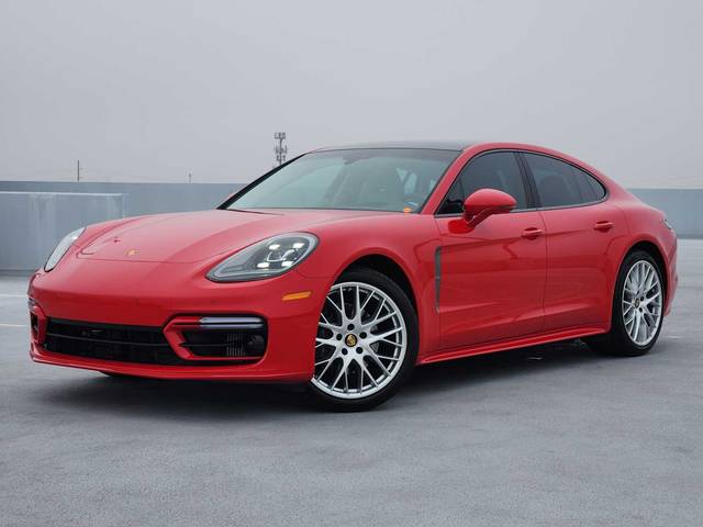 2023 Porsche Panamera  RWD photo