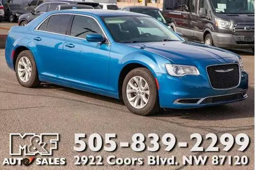 2023 Chrysler 300 Touring RWD photo