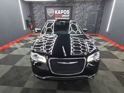 2023 Chrysler 300 Touring RWD photo