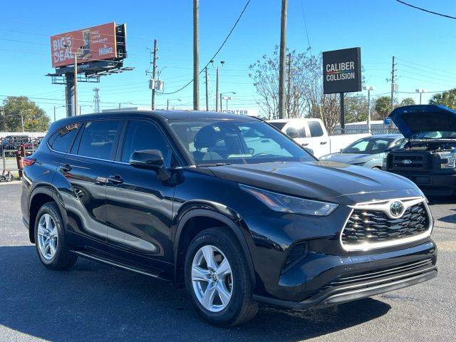2023 Toyota Highlander L FWD photo