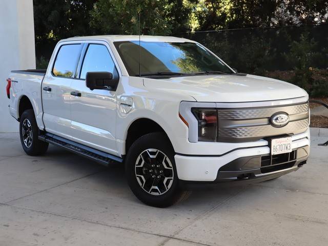 2023 Ford F-150 Lightning XLT AWD photo