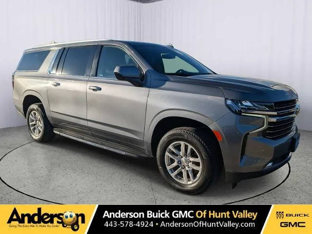 2022 Chevrolet Suburban LT 4WD photo