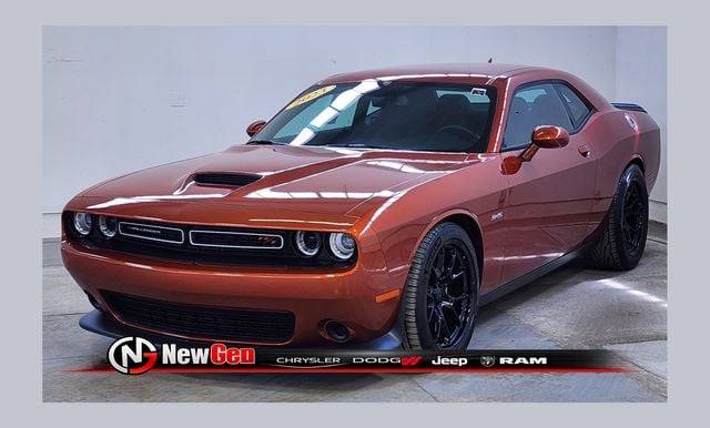 2023 Dodge Challenger R/T RWD photo