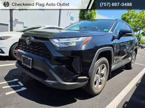 2022 Toyota RAV4 XLE AWD photo