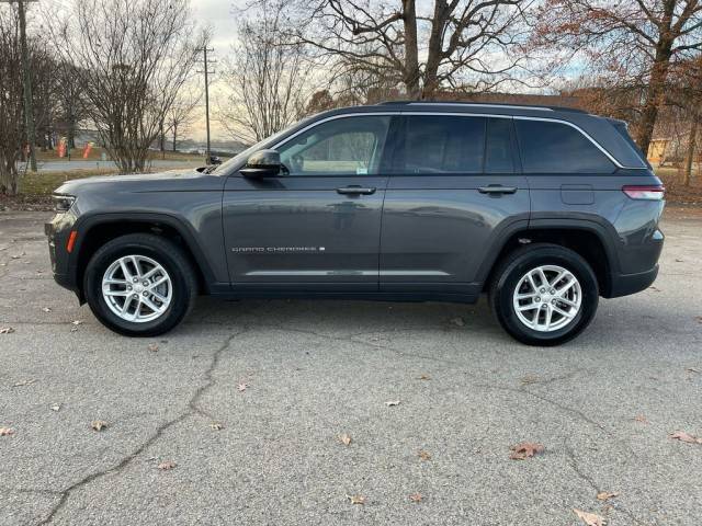 2023 Jeep Grand Cherokee Laredo 4WD photo