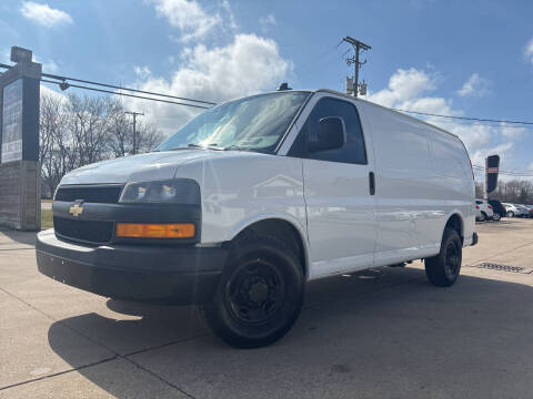 2019 Chevrolet Express Cargo  RWD photo