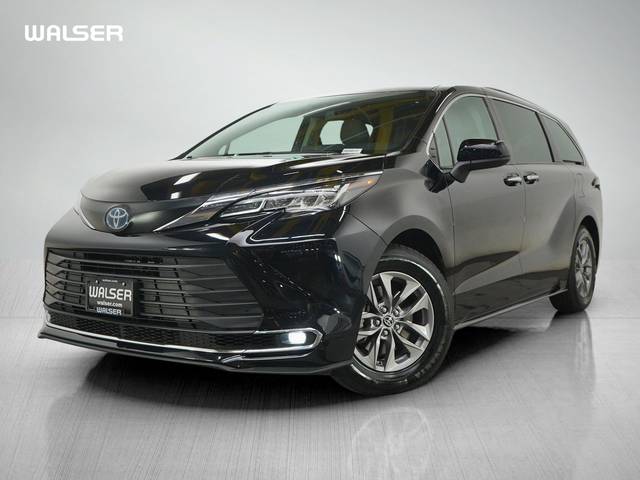 2023 Toyota Sienna XLE AWD photo