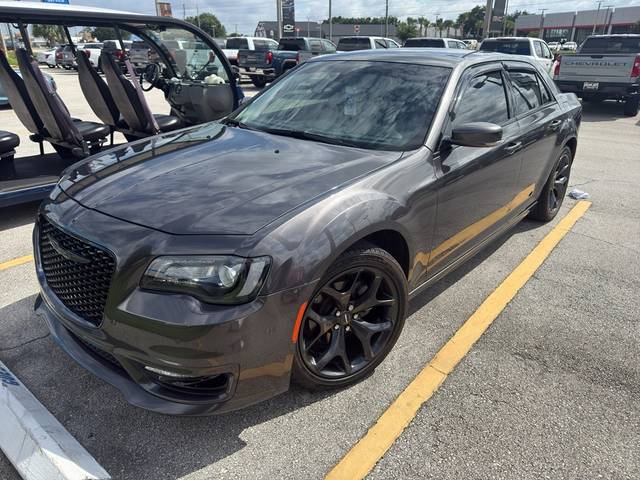 2023 Chrysler 300 Touring L RWD photo
