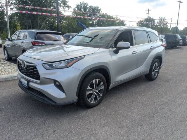 2020 Toyota Highlander XLE FWD photo