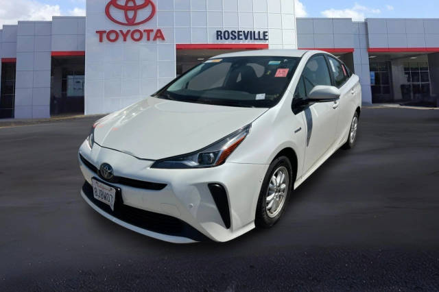 2019 Toyota Prius LE FWD photo