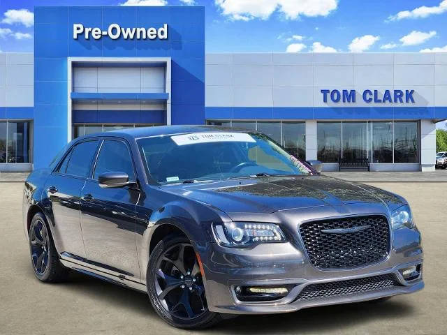 2021 Chrysler 300 Touring L RWD photo