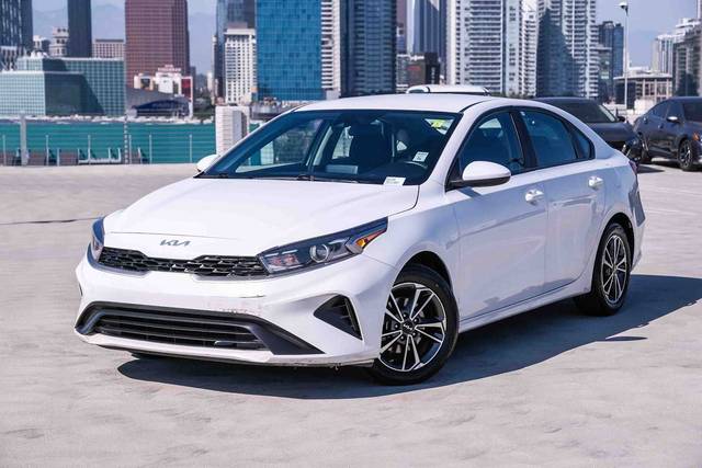2022 Kia Forte LXS FWD photo