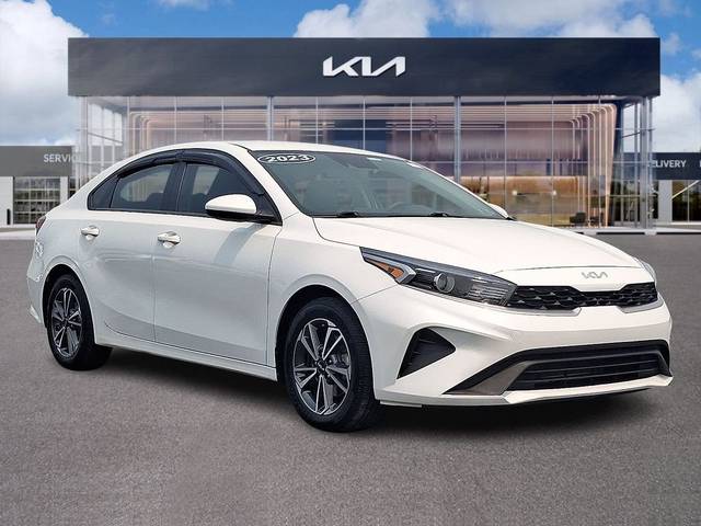 2023 Kia Forte LXS FWD photo