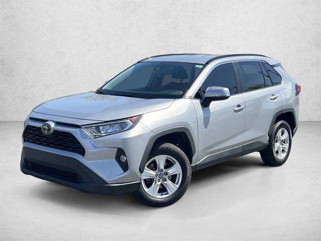 2021 Toyota RAV4 XLE FWD photo