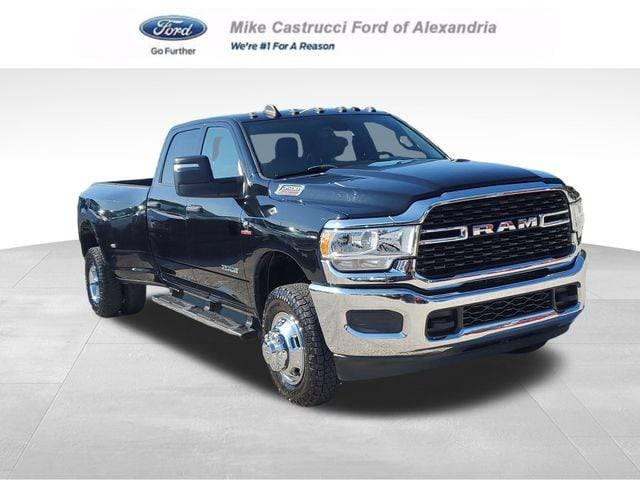2023 Ram 3500 Big Horn 4WD photo
