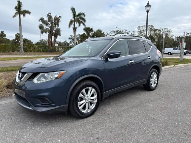 2015 Nissan Rogue SV FWD photo