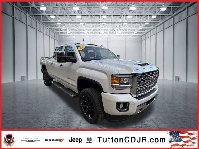 2019 GMC Sierra 2500HD Denali 4WD photo